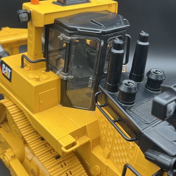 Bruder 02453 Cat® Large Track Dozer 24.12.12 - Used - Picture 10 of 13